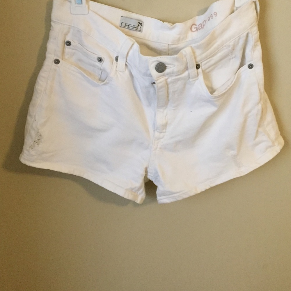 Gap white shorts